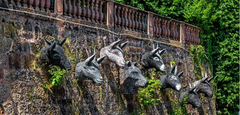 Německé objevy – Marburg s pohádkovými sochami na motivy bratří Grimmů