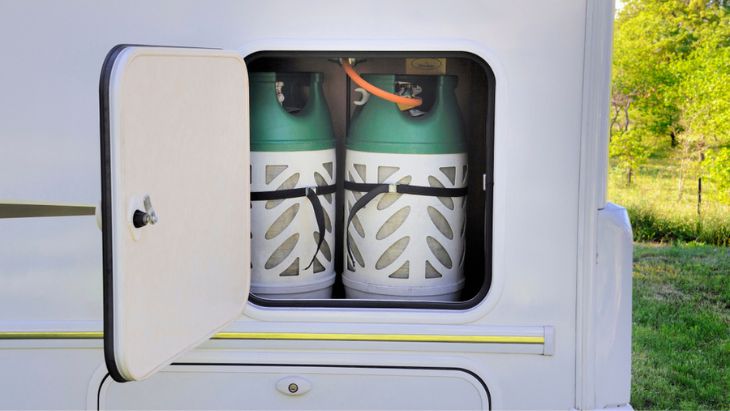 Plynové lahve v karavanu